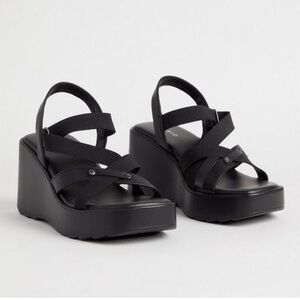 Torrid Black Platform Sandals